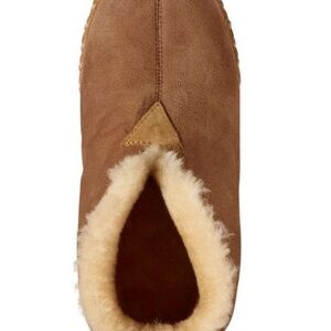 Woman’s LL bean Tan Suede Moccasin’s size 5 B winter